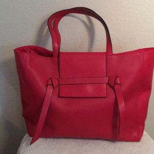 Elizabeth Arden Red tote NWOT